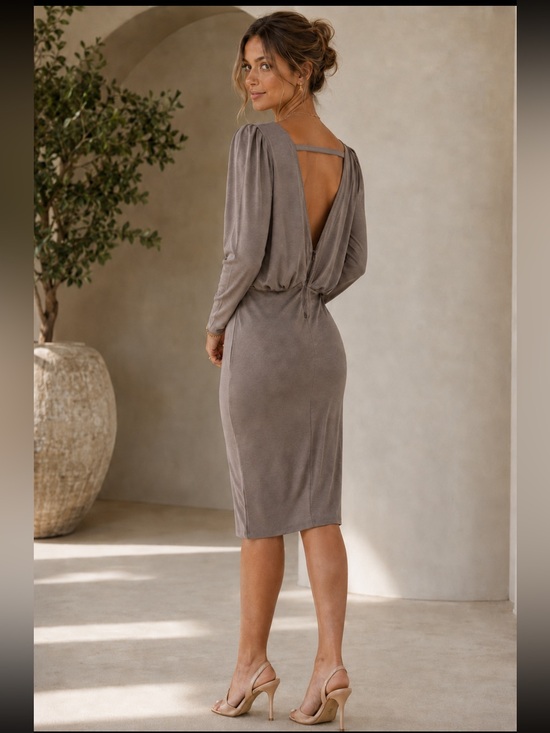 Alice + Olivia Dresses & Skirts - Alice + Olivia Taupe Grey Jersey Open Back Long Sleeve Midi Dress